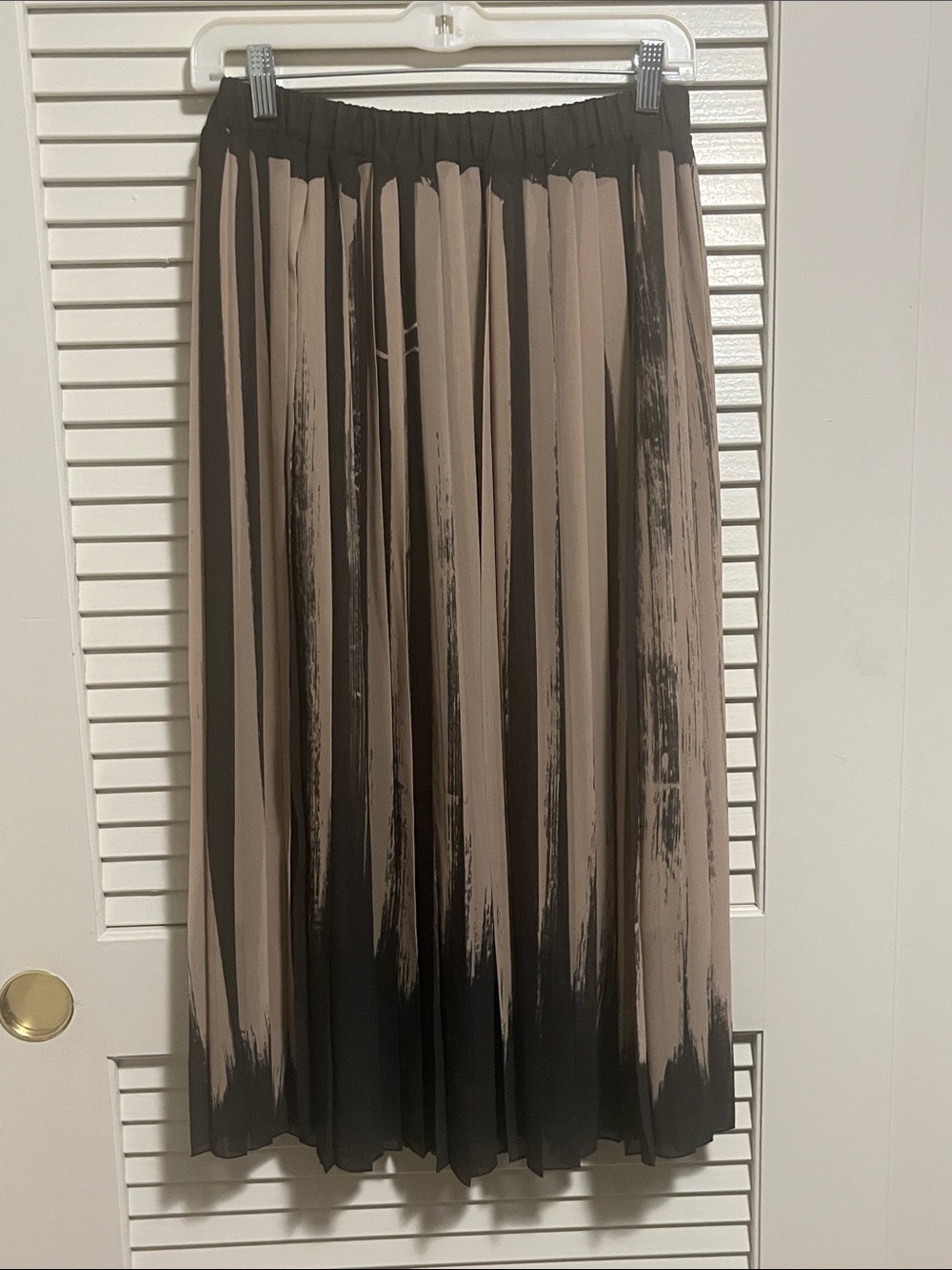 Like new Yoshi Kondo Pleated Midi Skirt in Brown and camel - small